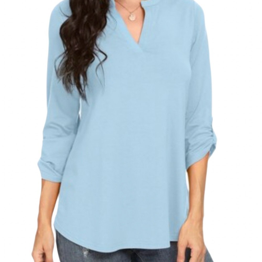 NWT Women's Light Blue V-Neck Top by Niloufo Size S